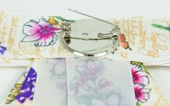 Brosche Barock Schleife mit Bienen Anstecker Blumen Beige