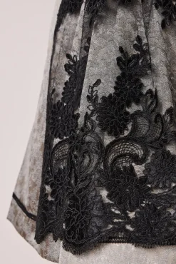 Krüger Dirndl "Loreen" mit Spitzenschürze 412365 | Anthrazit Schwarz - 60cm
