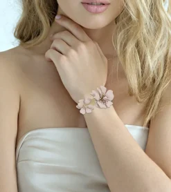 LUISIA® Armreif Armspange Nelia mit Blumen - 16 Karat vergoldet Altrosa