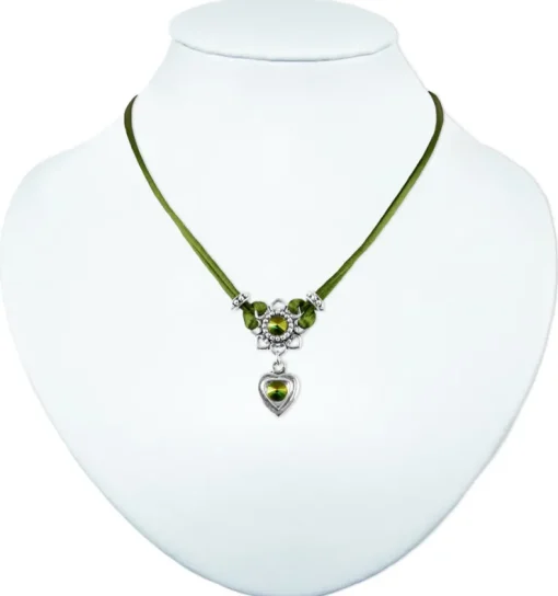 LUISIA® Halskette Chiara mit Herzblüte, Strassherz und Kristallen von Swarovski® - Olivgrün