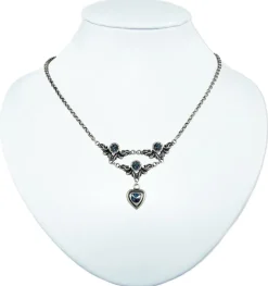 LUISIA® Halskette Isabel mit Herz und Kristallen von Swarovski® - Dunkelblau