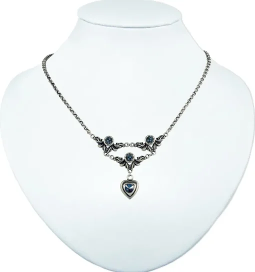 LUISIA® Halskette Isabel mit Herz und Kristallen von Swarovski® - Dunkelblau