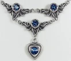 LUISIA® Halskette Isabel mit Herz und Kristallen von Swarovski® - Dunkelblau