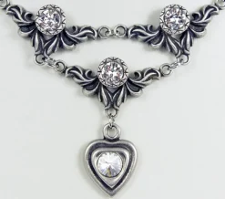 LUISIA® Halskette Isabel mit Herz und Kristallen von Swarovski® - Kristall