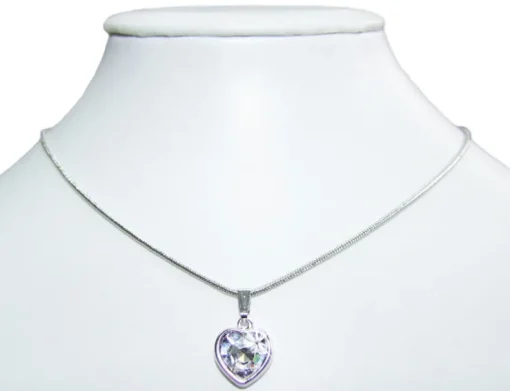 LUISIA Halskette Juna mit Herz Anhänger und Kristallen von Swarovski®