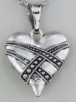 LUISIA® Halskette "Paula" mit Herzanhänger und Kristall von Swarovski® - Altsilber