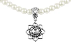 LUISIA Perlencollier Tessa mit Herzblüte - Weiß